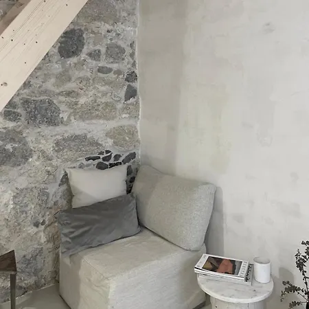 Minimalist Atelier Alcantara ליסבון