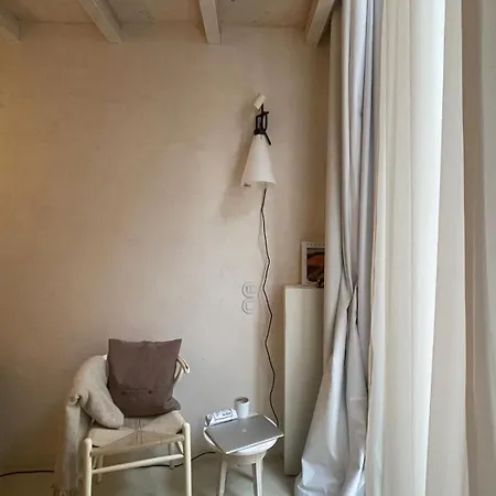 شقة Minimalist Atelier Alcantara *