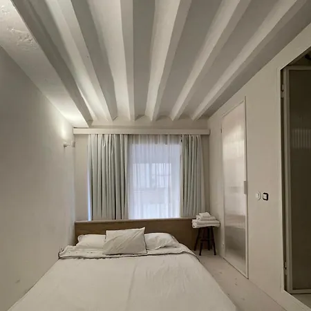 شقة Minimalist Atelier Alcantara *